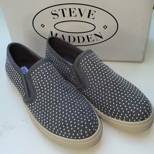 AUTH NIB Steve Madden EXCITT STUDDED SLIP ON GREY